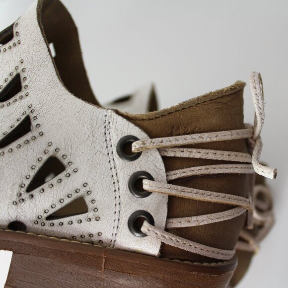 Musse & Cloud Western laser cut distressed white Booties Ankle boots 5 US  / 36 - Picture 6 of 14